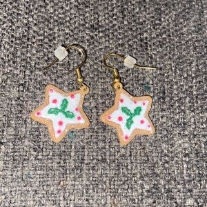 Vintage frosted star cookie earrings from the 90s